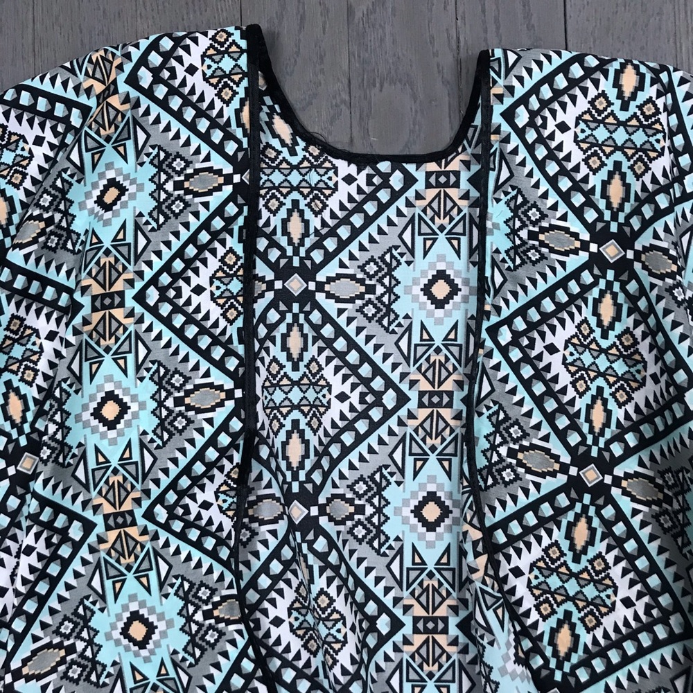 Aztec Printed Black Fringe Open Front Kimono Tunic - Picture 3 of 7